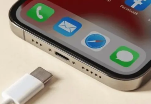 察哈尔右翼后苹果15维修分享iPhone15改USB-C接口后能和安卓用户互借充电器吗